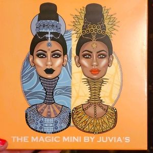 New in box eye shadow pallet by Juvias